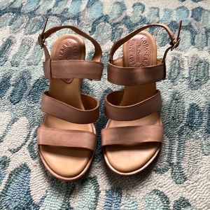 Korke-Ease, size 6M, leather, nude/blush, with 2 inch heel.